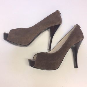Michael Kors gorgeous brown suede peep toe heels